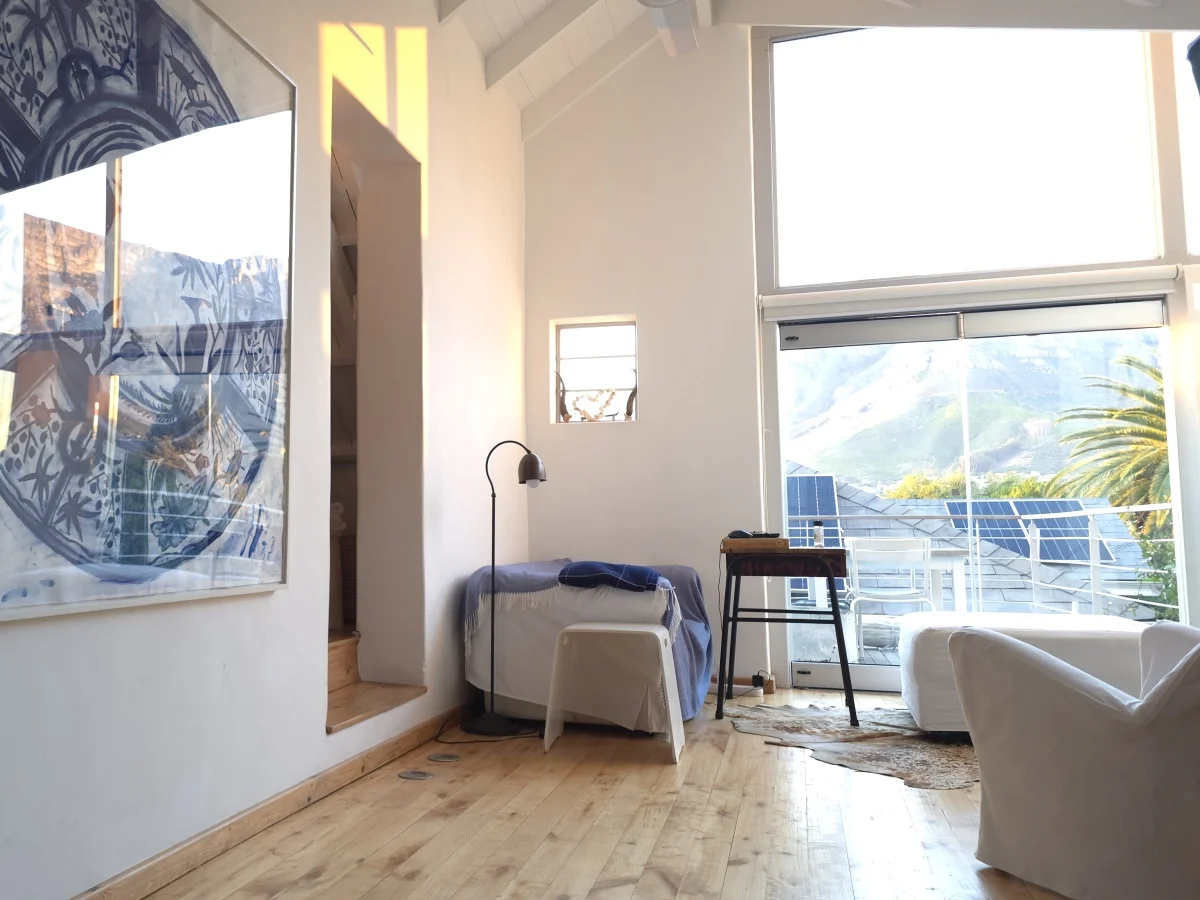 The Loft cottage with exposed beams and reading nook, InAweStays Gardens Cape Town
